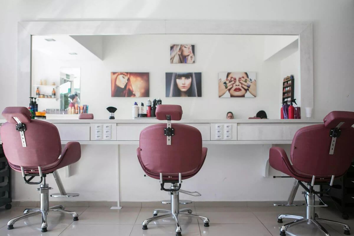 co powinna zawierać strona internetowa salonu beauty